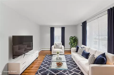 21 Webb St, Providence, RI 02908