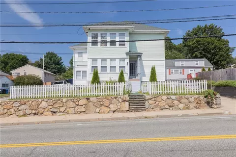 3889 Mendond Rd, Cumberland, RI 02864