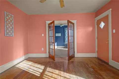 Living - 107 Wayne St, Warwick, RI 02889 photo 6 of 7
