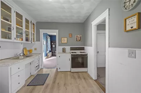 Entry Way - 107 Wayne St, Warwick, RI 02889 photo 6 of 7