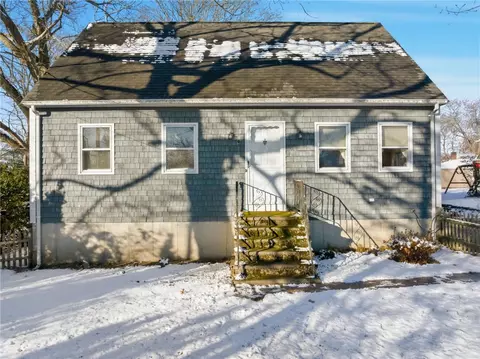Exterior - 8 Harris Ave, Warren, RI 02885 photo 8 of 9