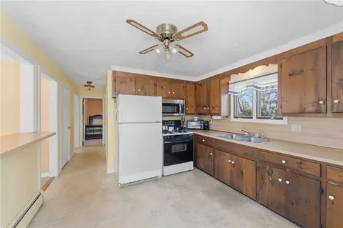 Entry Way - 8 Harris Ave, Warren, RI 02885 photo 1 of 2