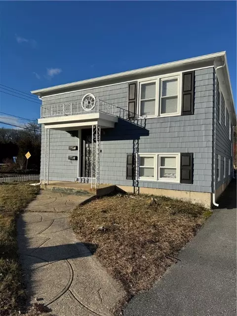 321 Budlong Rd, Cranston, RI 02920