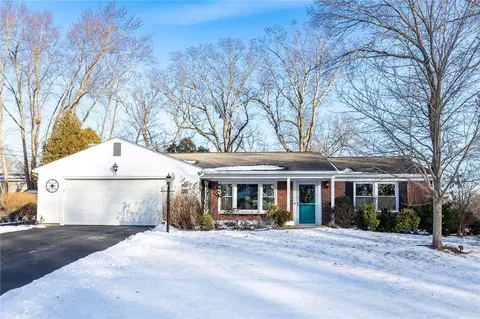 20 Ferncrest Dr, Cumberland, RI 02864