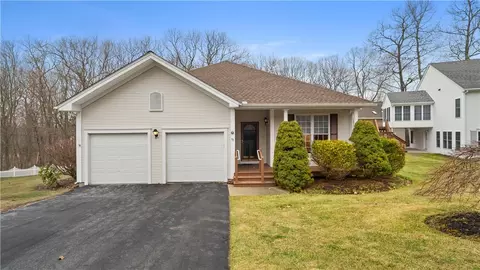 19 Rimwood Dr, Smithfield, RI 02917