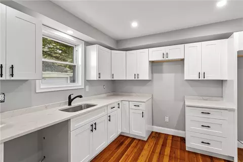 26 Spicer St, Providence, RI 02905