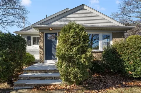616 River Ave, Providence, RI 02908