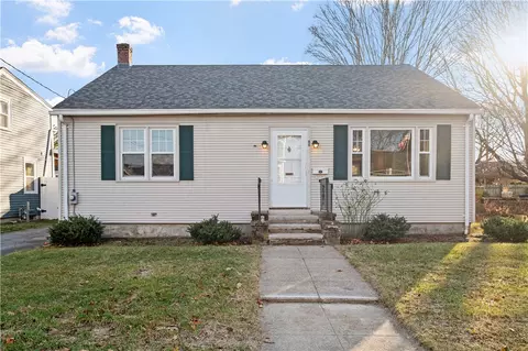86 Sherwood St, Cranston, RI 02920
