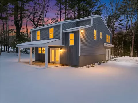 96 Highview Ave, Hopkinton, RI 02832