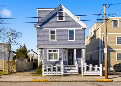 15 Vaughan Ave, Newport, RI 02840