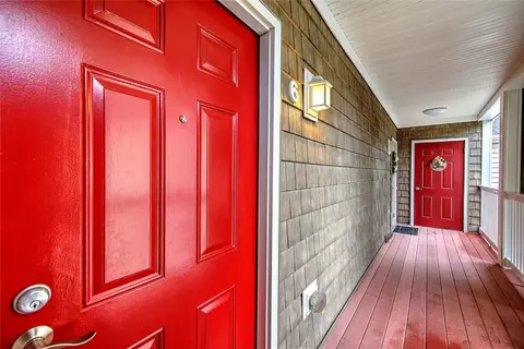 70 Turner St #E-6, Warwick, RI 02886