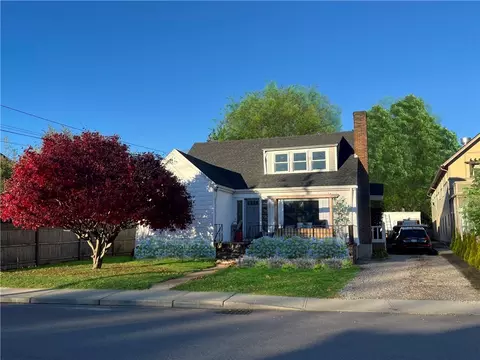 52 Spruce St, Westerly, RI 02891