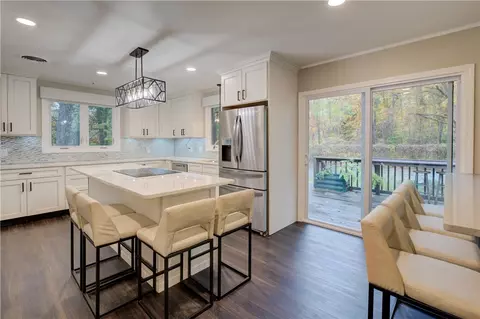 181 Heritage Dr, East Greenwich, RI 02818