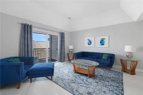 Living - 88 Mill St #304, Woonsocket, RI 02895 photo 2 of 4