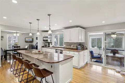 13 Orchid Trl, Coventry, RI 02816