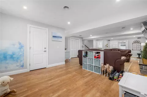 88 Hess Ave, Warwick, RI 02889 photo 21