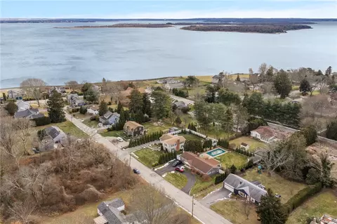 88 Hess Ave, Warwick, RI 02889 photo 3