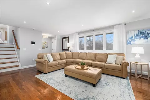 88 Hess Ave, Warwick, RI 02889 photo 6