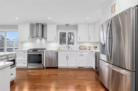 88 Hess Ave, Warwick, RI 02889 photo 14