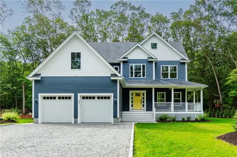 44 Saddlebrook Dr, East Greenwich, RI 02818