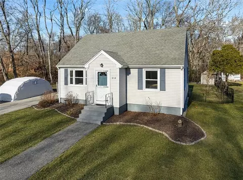 214 Souza Rd, Tiverton, RI 02878