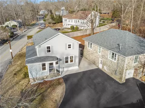 61 Stillwater Rd, Smithfield, RI 02917