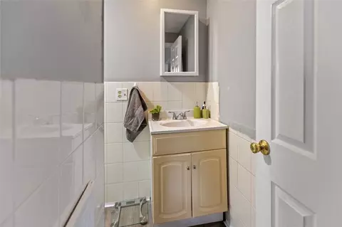 9 Odonnell Ave, Warwick, RI 02886 photo 11