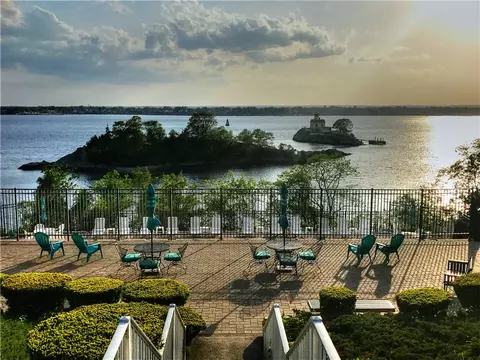 43 Bullocks Point Ave #4A, Riverside, RI 02915