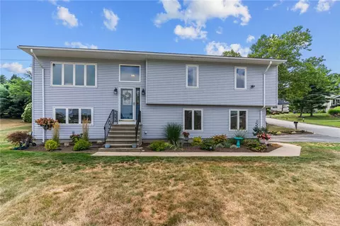 6 Island View Dr, Warwick, RI 02886