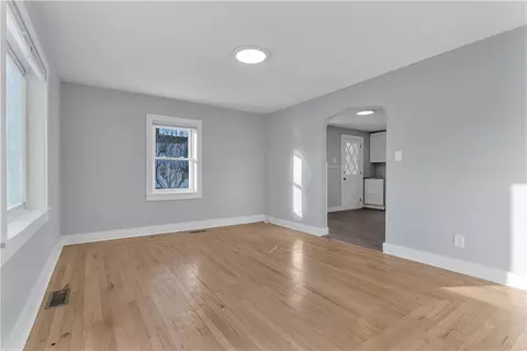 42 Armand Ave, Woonsocket, RI 02895 photo 7