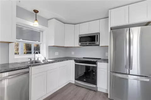 42 Armand Ave, Woonsocket, RI 02895 photo 12