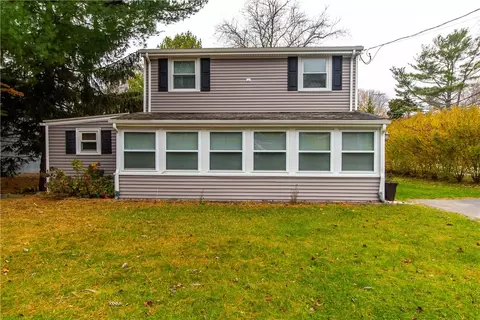 137 Bonnet Shores Rd, Narragansett, RI 02882