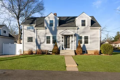 5 Shippen Ave, Warwick, RI 02888