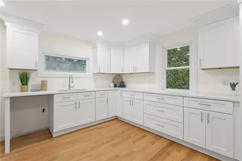 14 Springbrook Rd, Westerly, RI 02891 photo 2