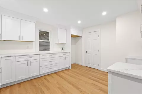 14 Springbrook Rd, Westerly, RI 02891 photo 3