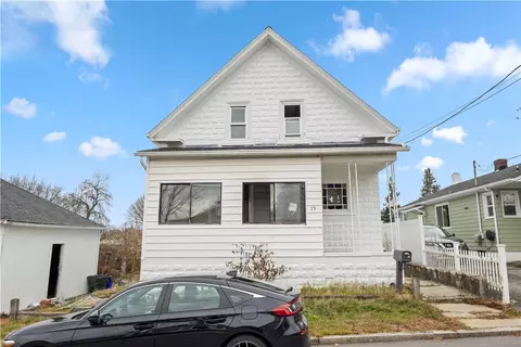 73 Wainwright St, Providence, RI 02908