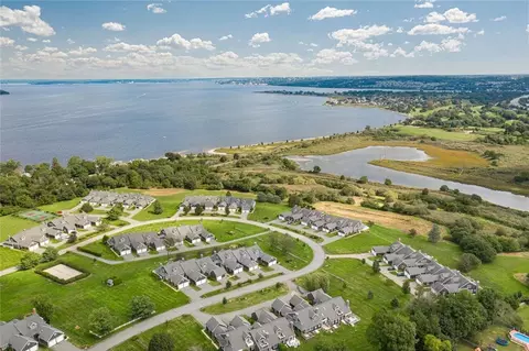 100 Ferry Landing Cir, Portsmouth, RI 02871