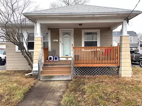76 London Ave, Pawtucket, RI 02861