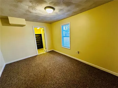 Bedroom - 139 Ottawa Ave, Warwick, RI 02889 photo 1 of 8