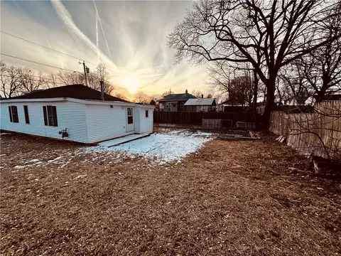 Exterior - 139 Ottawa Ave, Warwick, RI 02889 photo 6 of 14