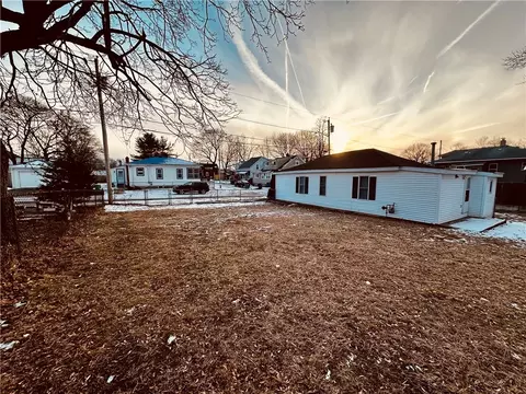 Exterior - 139 Ottawa Ave, Warwick, RI 02889 photo 5 of 14