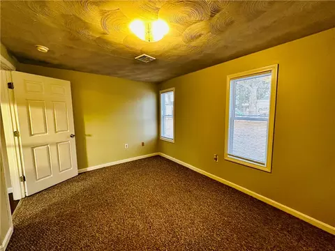 Bedroom - 139 Ottawa Ave, Warwick, RI 02889 photo 7 of 8