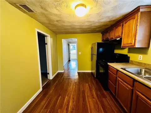 Entry Way - 139 Ottawa Ave, Warwick, RI 02889 photo 1 of 3