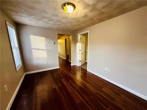 Living - 139 Ottawa Ave, Warwick, RI 02889 photo 3 of 4