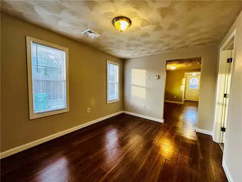 Living - 139 Ottawa Ave, Warwick, RI 02889 photo 4 of 4