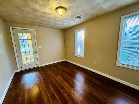 Living - 139 Ottawa Ave, Warwick, RI 02889 photo 1 of 4