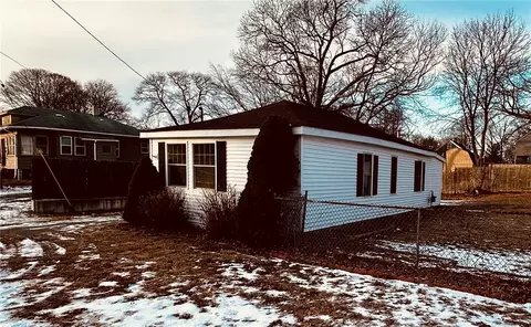 Exterior - 139 Ottawa Ave, Warwick, RI 02889 photo 3 of 14