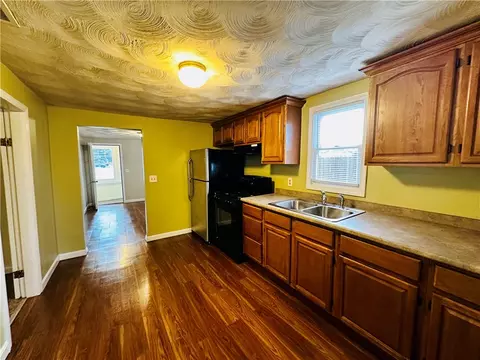 Kitchen - 139 Ottawa Ave, Warwick, RI 02889 photo 2 of 2