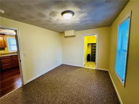 Bedroom - 139 Ottawa Ave, Warwick, RI 02889 photo 2 of 8