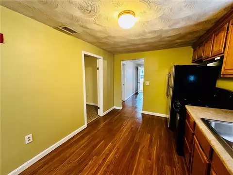 Entry Way - 139 Ottawa Ave, Warwick, RI 02889 photo 2 of 3